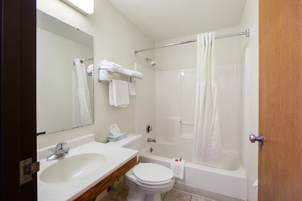 Oyo Hotel Portage I 94 - photo 35