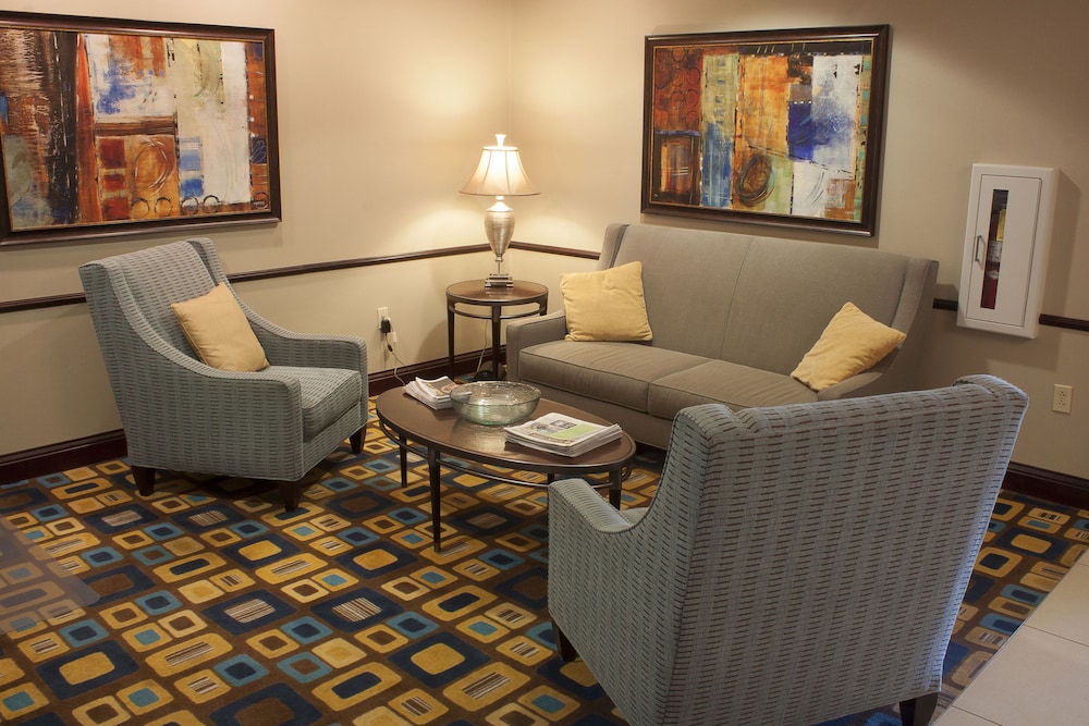 Holiday Inn Express & Suites Youngstown West Austintown by IHG - photo 3