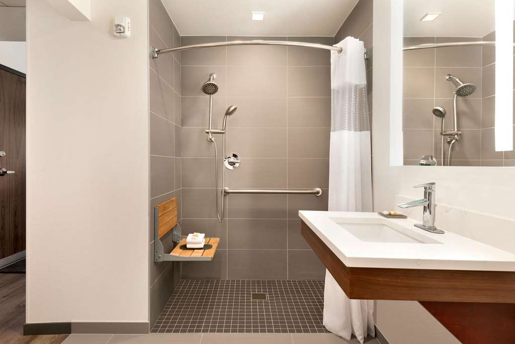 La Quinta Inn & Suites by Wyndham San Luis Obispo Downtown - photo 39