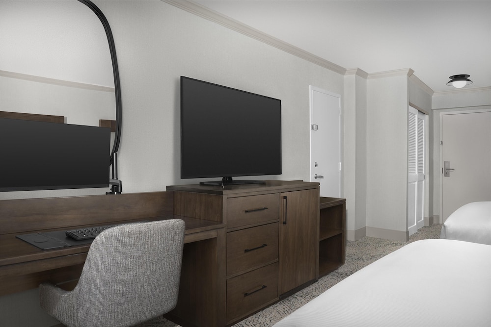 Hilton Arlington National Landing - photo 15