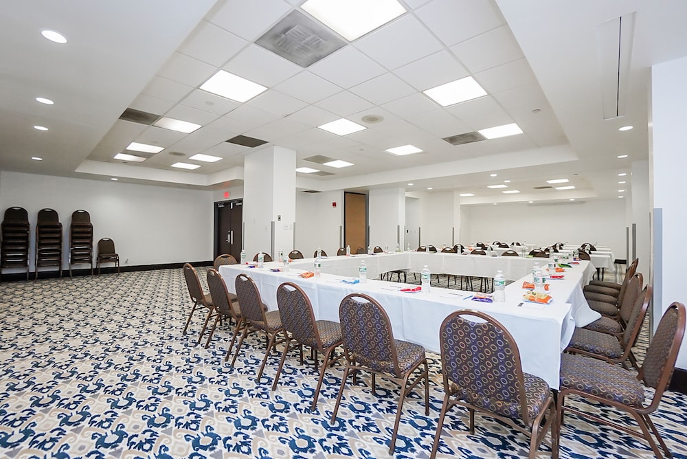 Harmony Suites Secaucus Meadowlands - photo 46