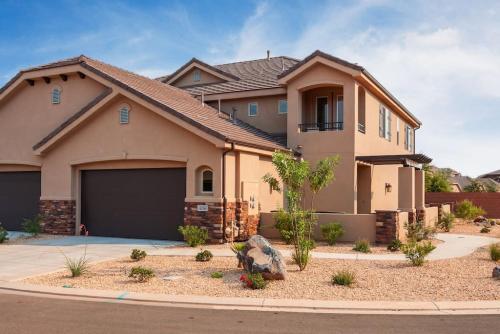 Summers Love Near Zion NP in Washington, United States