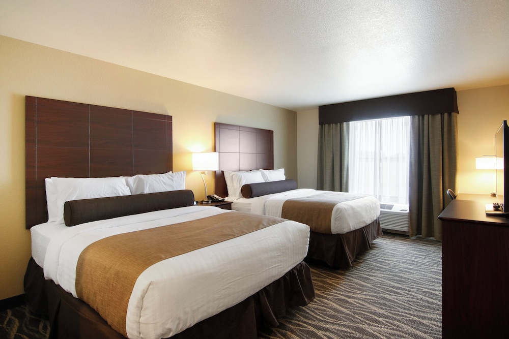 Cobblestone Inn & Suites at UW Stout Downtown Menomonie - photo 12