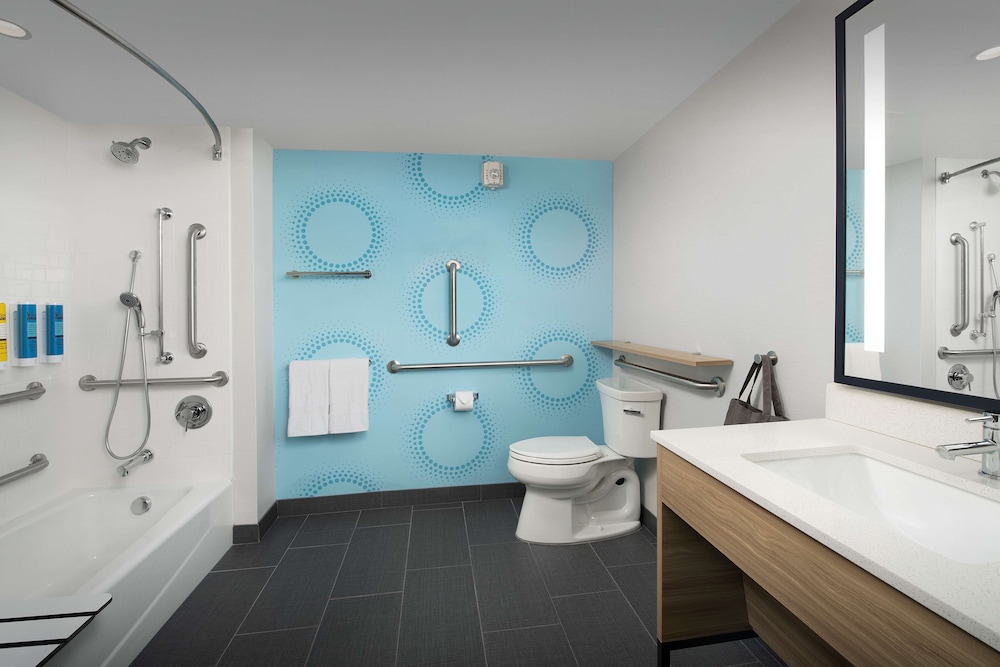 TRU by Hilton Miami Airport South Blue Lagoon FL - photo 16