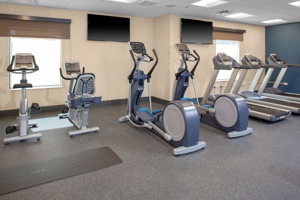 Hampton Inn & Suites Chicago Burr Ridge - photo 18