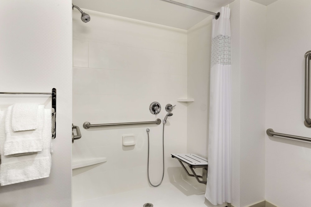 Hampton Inn Penn Yan - photo 40