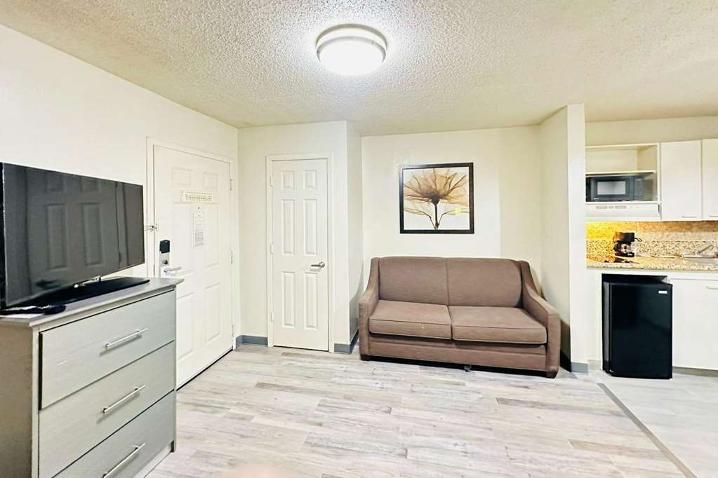 Suburban Extended Stay Abercorn - photo 31