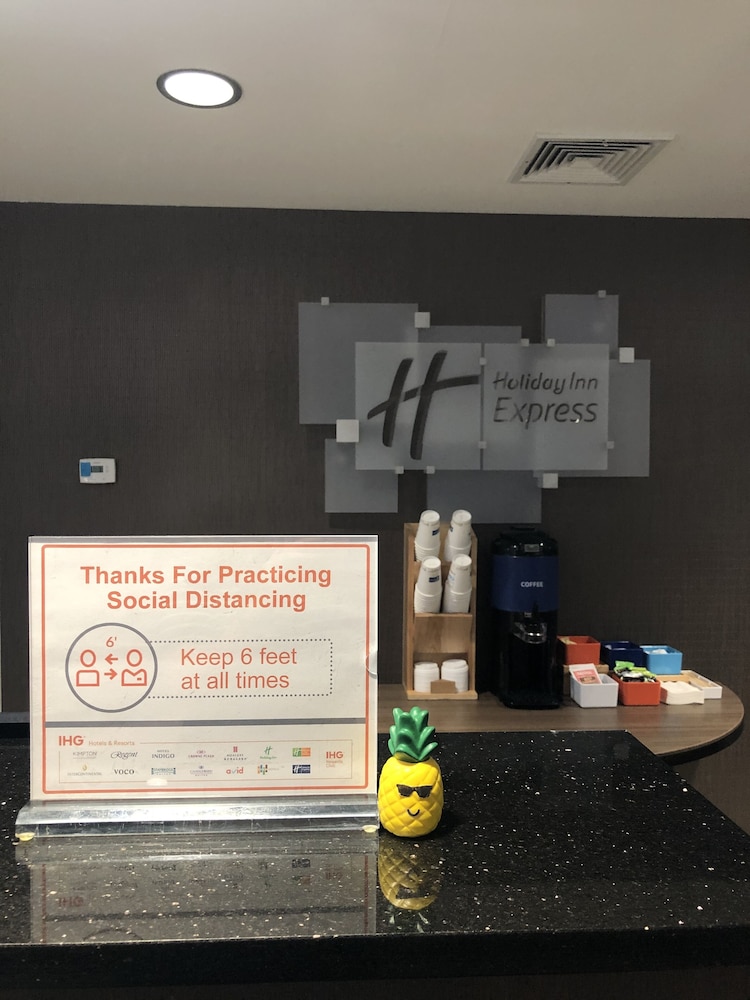 Holiday Inn Express Fargo West Acres by IHG - photo 66