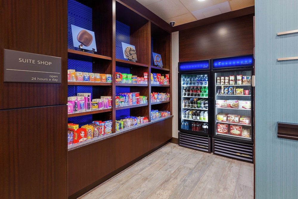 Hampton Inn & Suites Bend - photo 45