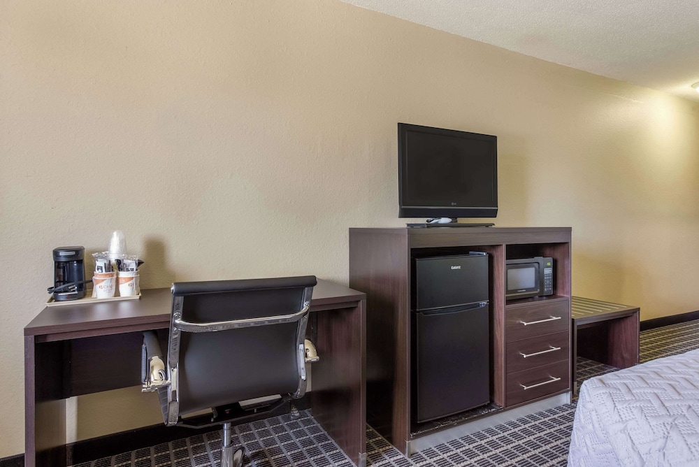 Motel6 Concordia MO - photo 16