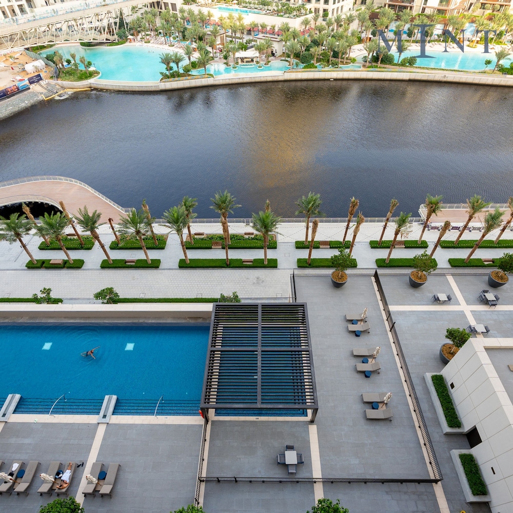 Cozy 2BR With Creek Views in Dubai Creek Harbour — 4-Star Luxury Hotel in Dubai, United Arab Emirates