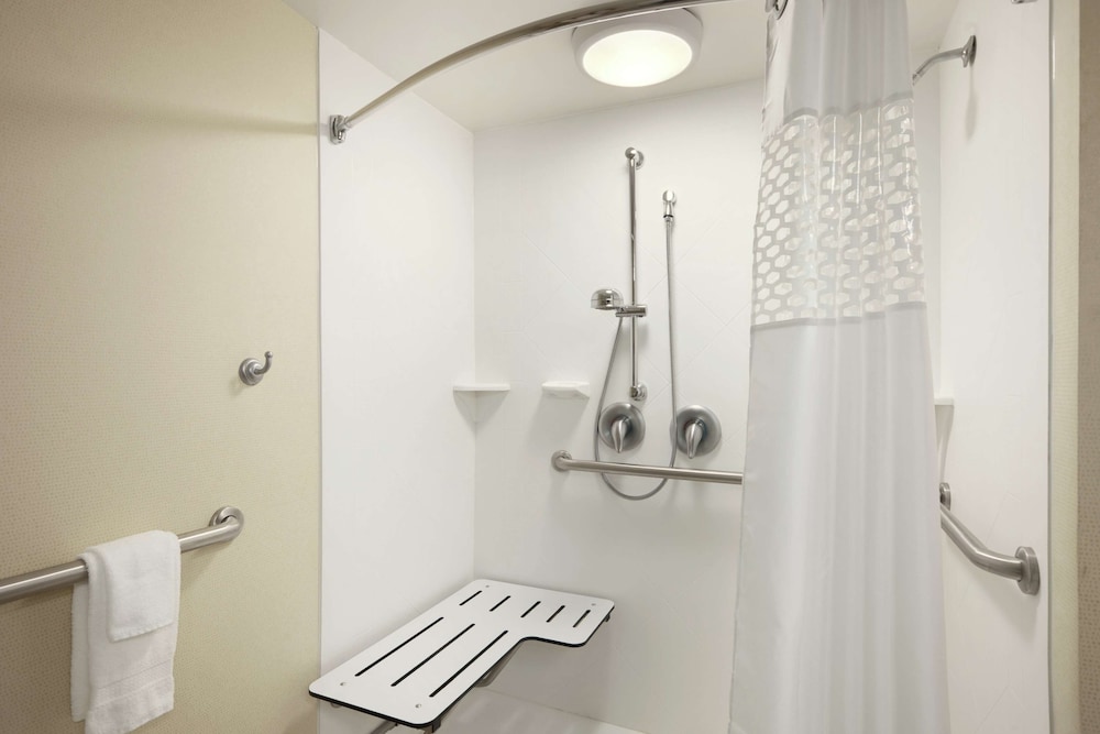 Hampton Inn by Hilton York - photo 16