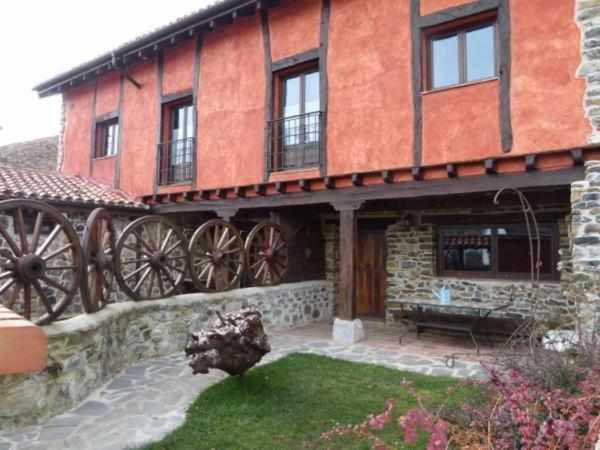 Casa Rural La Corva — 4-Star Luxury Hotel in Triollo, Spain