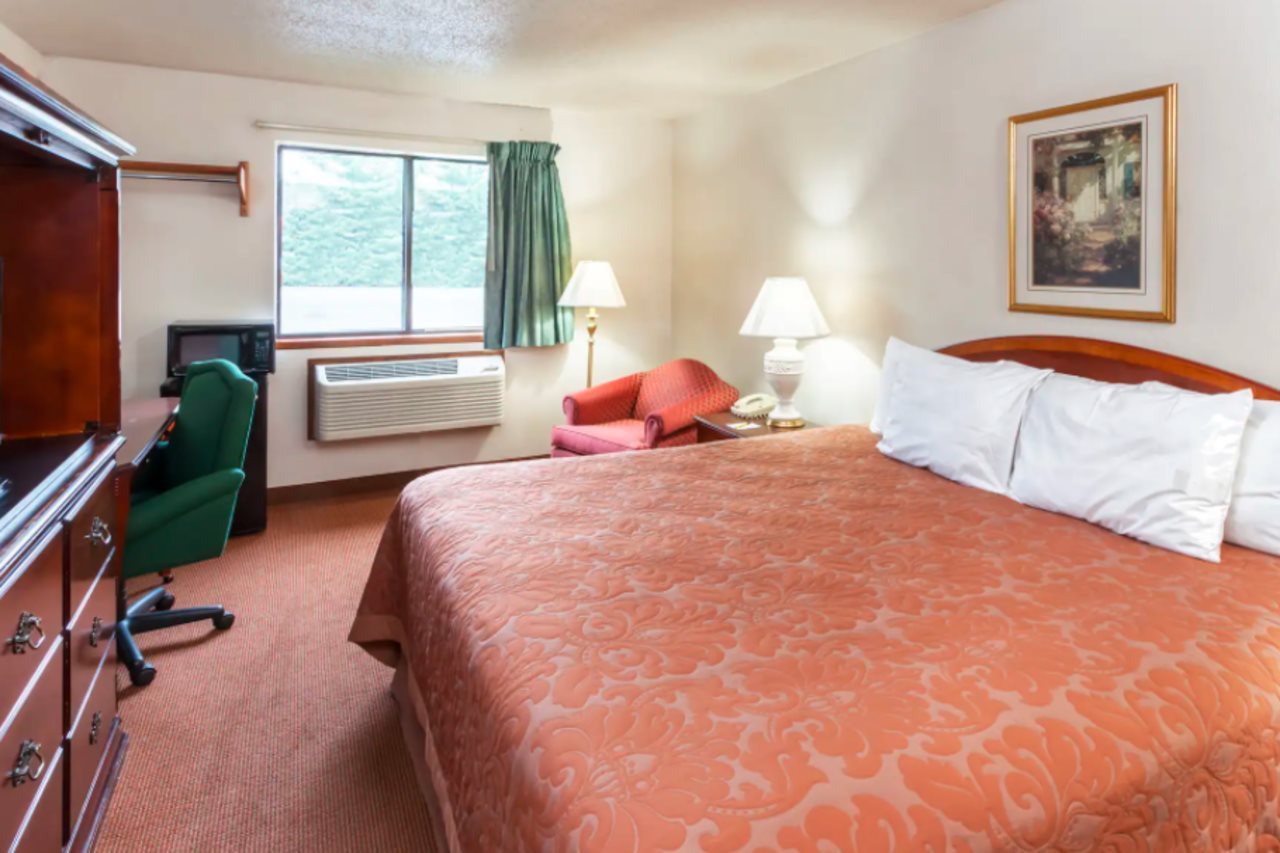 Oyo Hotel Portage I 94 - photo 5