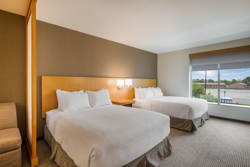 Hyatt Place Hampton Convention Center - photo 10