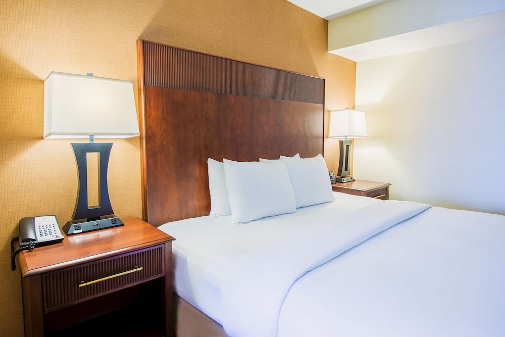 Doubletree by Hilton Philadelphia Airport - photo 21