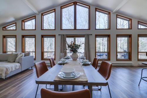 Serene Escape at Big Bass Lake & Pool Access — hotel in Clifton