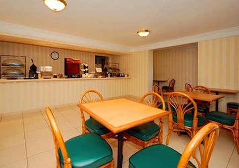 Quality Inn Pittsburgh North - photo 5