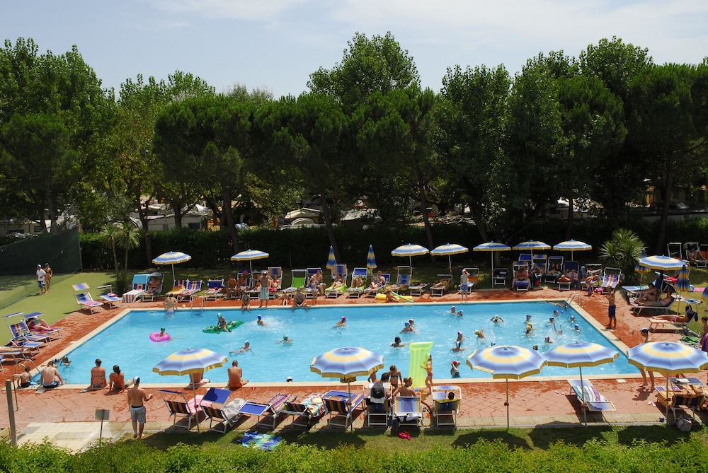 Badiaccia Camping Village — 4-Star Luxury Hotel in Castiglione Del Lago, Italy