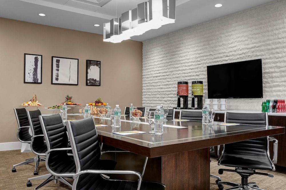 Hilton Garden Inn New York Times Square Central - photo 63