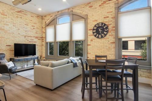 Golden Lofts Unit 3 Downtown Traverse City 2bd 2ba in Traverse City, United States