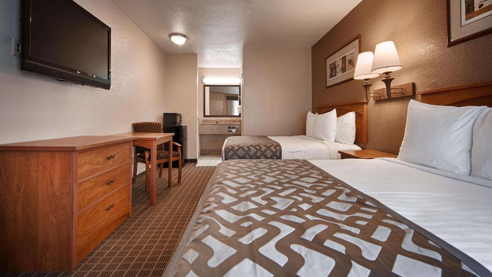 Cajon Pass Inn - photo 21