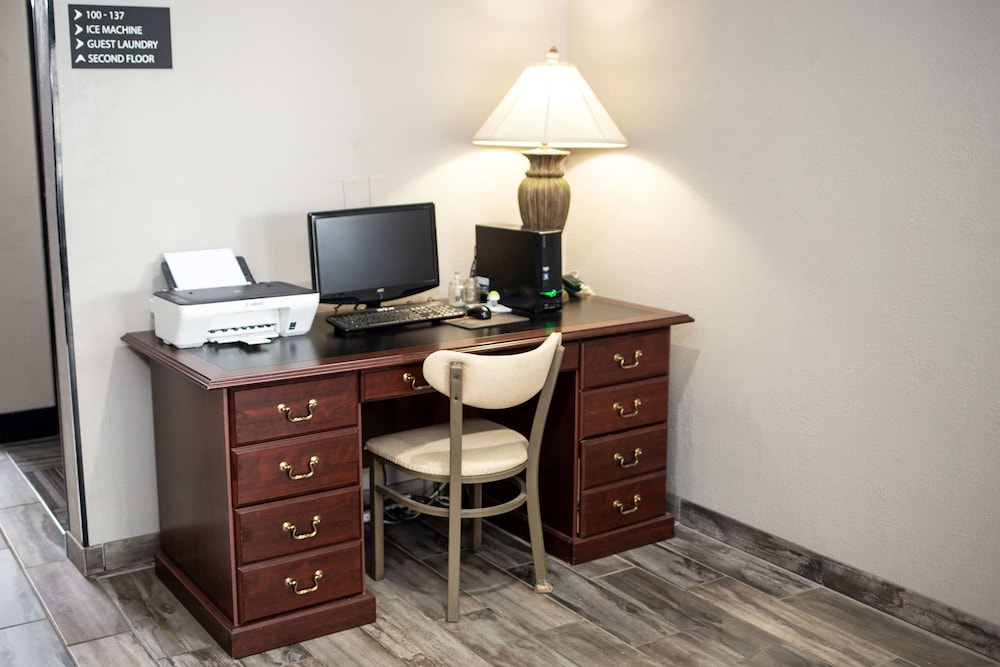 Super 8 by Wyndham Poplar Bluff Missouri - photo 17