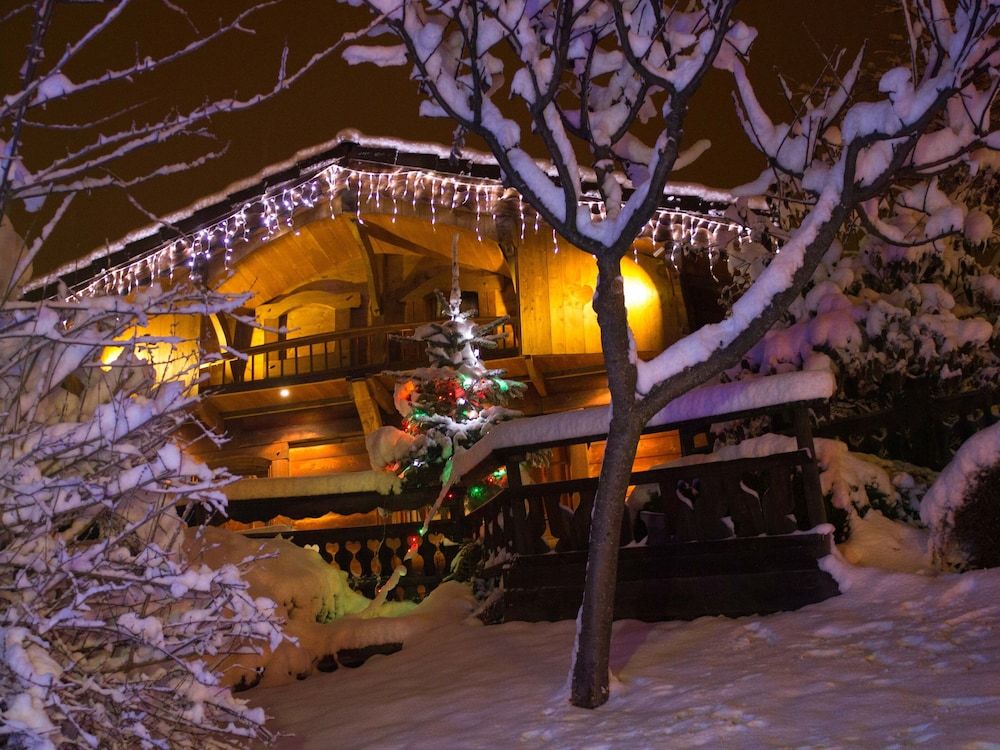 Les Greniers du Mont Blanc - carbon neutral hotel in Passy
