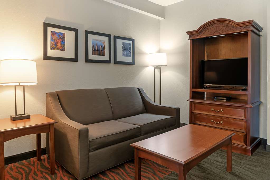 Best Western Executive Inn & Suites - photo 30