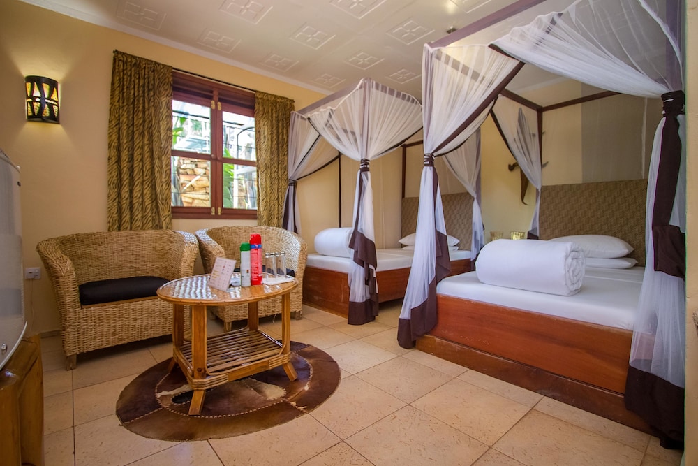 2 Friends JINJA Guesthouse — 4-Star Luxury Hotel in Jinja, Republic of Uganda