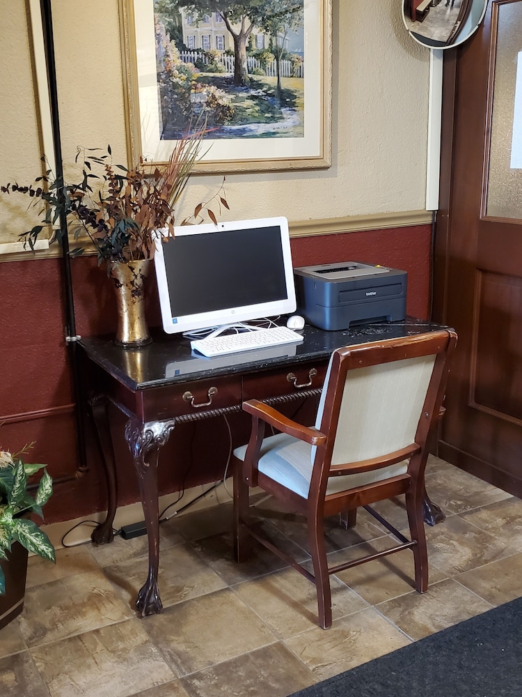 Fireside Inn & Suites Bangor - photo 49