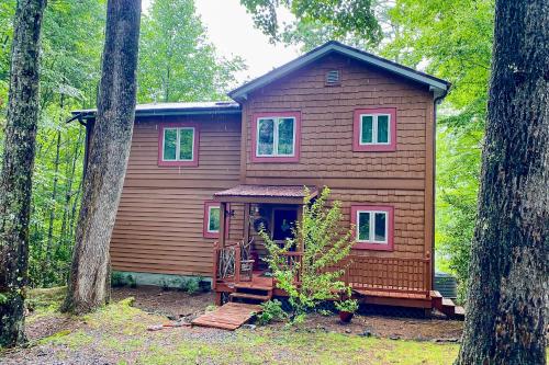 Lakeview Cabin — 4-Star Luxury Hotel in Cullowhee, United States