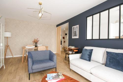 La Belle Epoque Proche Gare Parking Gratuit in Angouleme, France