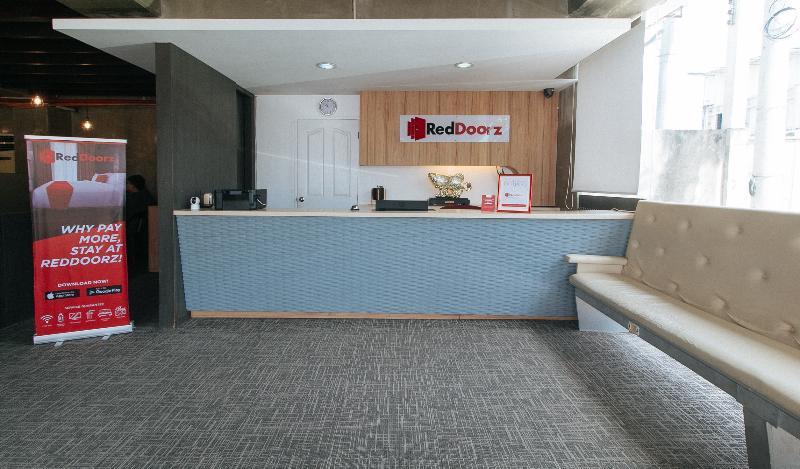 Reddoorz @ Insular Square Mandaue City