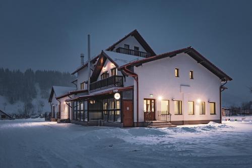 Hotel Rabbit Bran in Moieciu De Jos, Romania