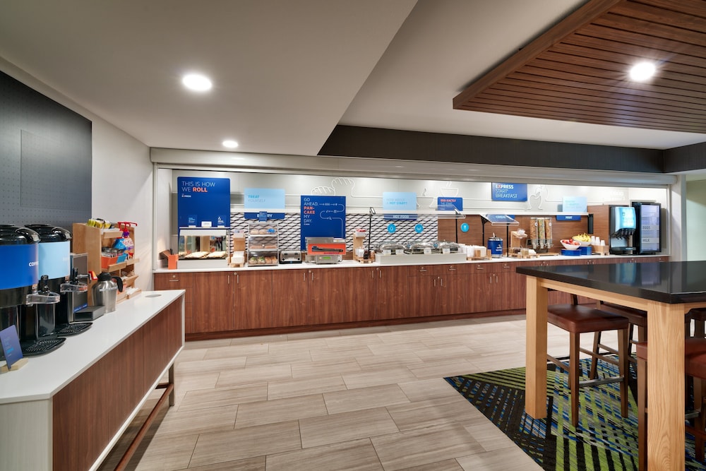Holiday Inn Express Mitchell by IHG - photo 32