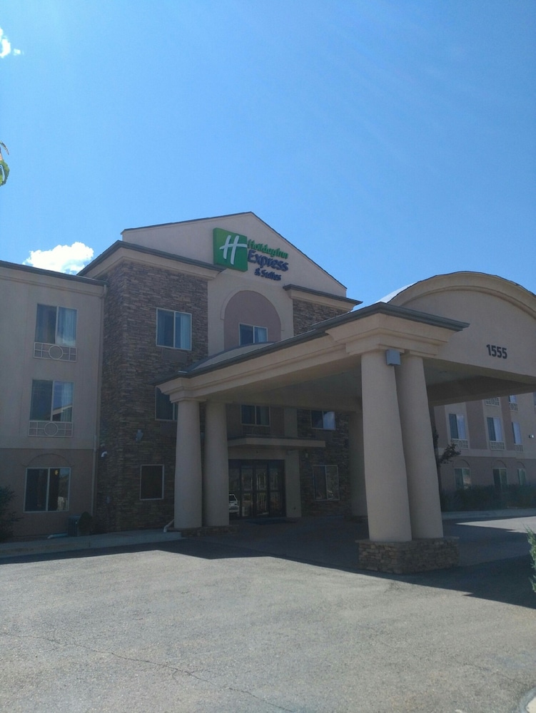 Holiday Inn Express & Suites Cedar City by IHG - photo 44
