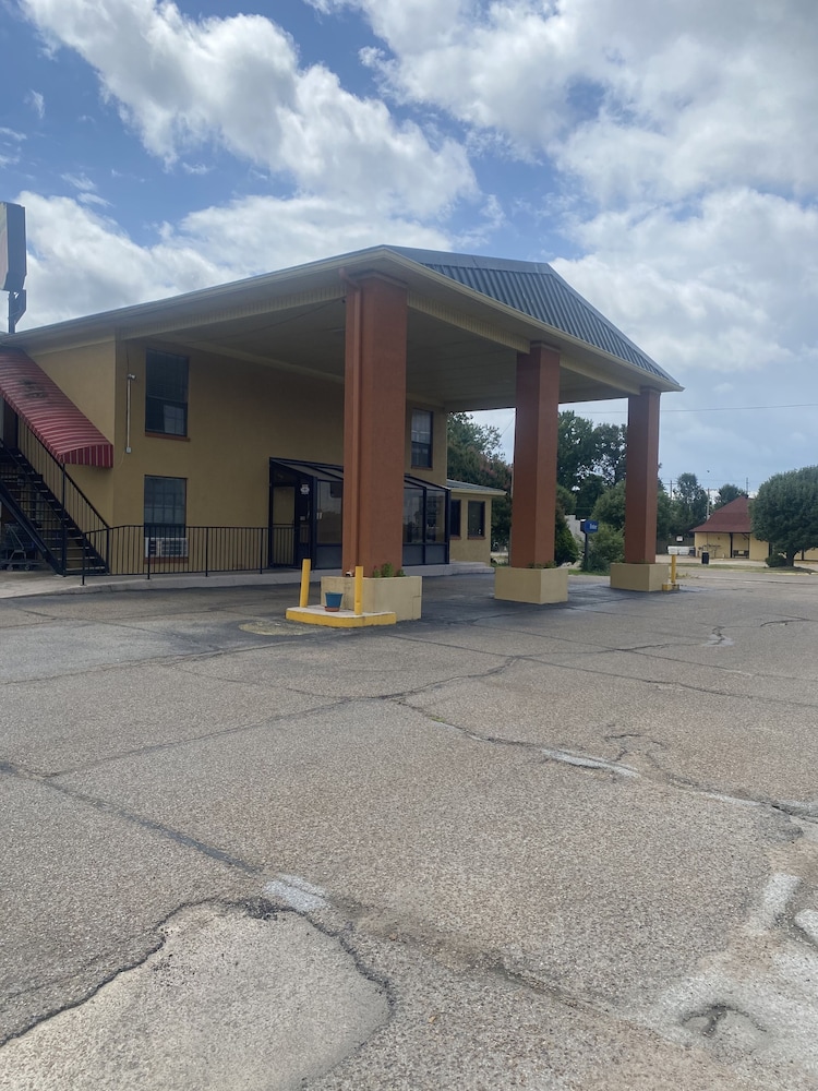 Diamond Inn - carbon neutral hotel in Forrest