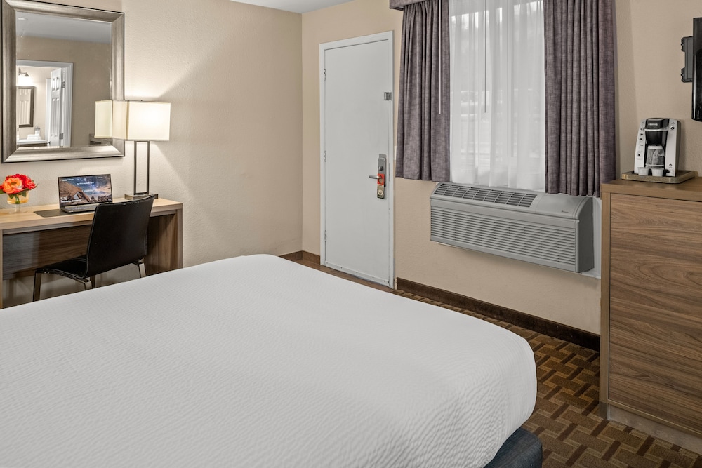 Buck Meadows Lodge - photo 7