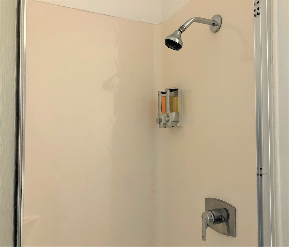 Blue Coast Inn and Suites - photo 34