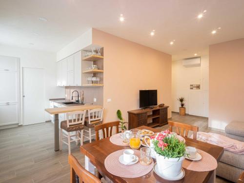 Casa Anna Appartamento a San Gimignano — 4-Star Luxury Hotel in San Gimignano, Italy