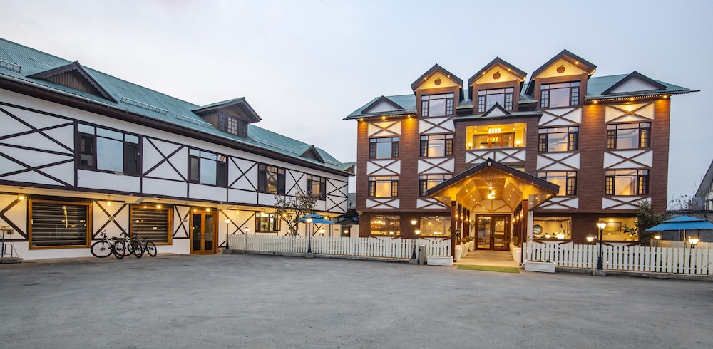 Apple Orchard Resort & Spa in Srinagar, India