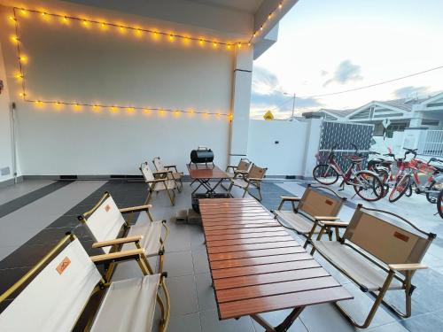 Bandar putra Ktv Snooker BBQ IOI Mall JPO Aeon Senai Airport Kulai in Kulai, Malaysia