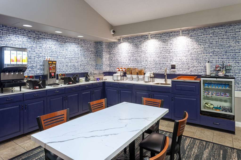 AmericInn by Wyndham Peoria - photo 28