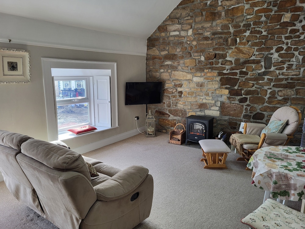 Charming 2 Bed Apartment Donegal Town Centre — 4-Star Luxury Hotel in Donegal, Republic of Ireland