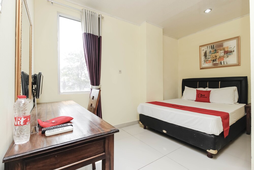 RedDoorz Plus @ Cikarang in Cikarang, Indonesia