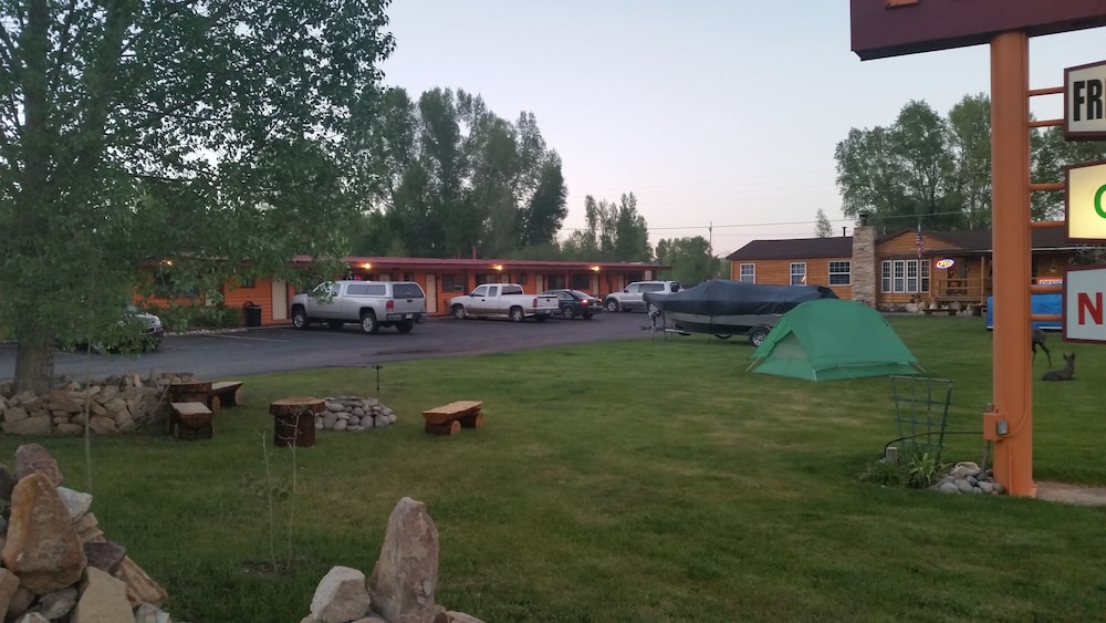 Long Holiday Motel - photo 41