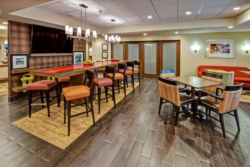 Hampton Inn Houston Baytown - photo 4