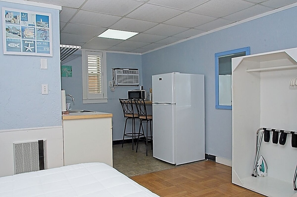 Vineyard Harbor Motel Private Beach - photo 101
