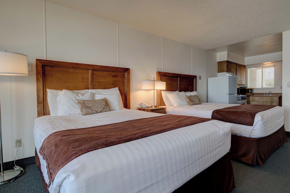 Ester Lee Oceanview Inn - photo 26